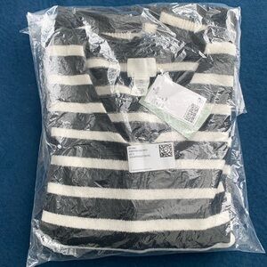 NWT H&M  Oversized cozy striped black & cream sweater
Size Small.